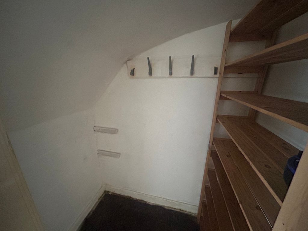 Property photo 3 of 12 Image
