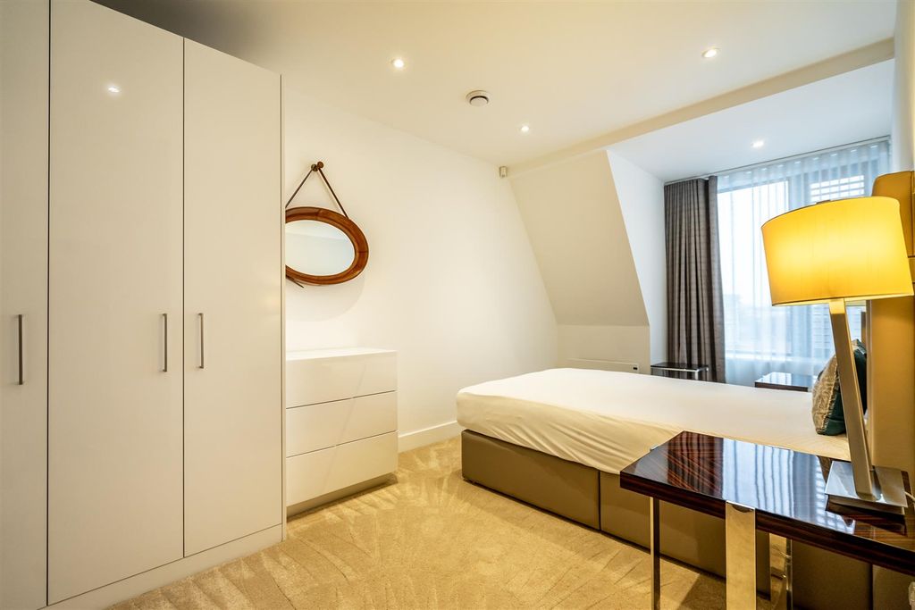 Property photo 3 of 12 Castle Chambers_26-14.Jpg