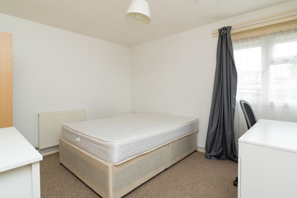 Property photo 3 of 7 1058845