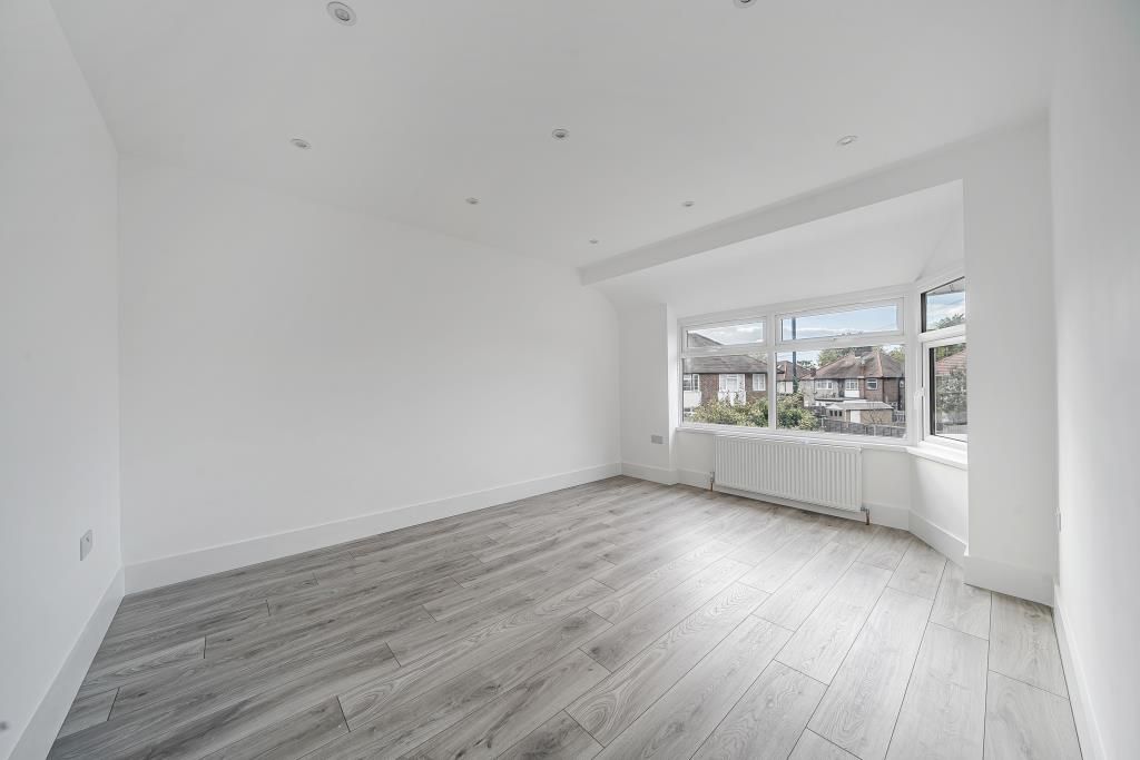 Property photo 2 of 9 Bedroom