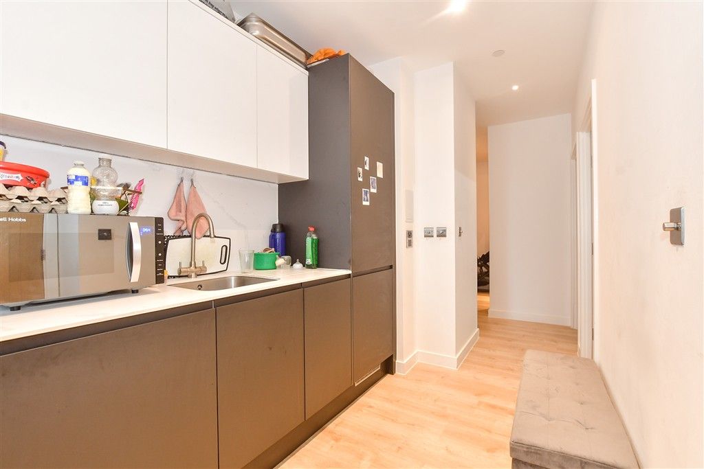 Property photo 2 of 6 Kitchen