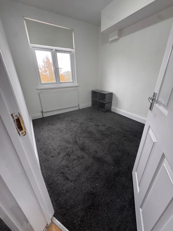 Property photo 1 of 13 2 Bedroom Flat For Rent