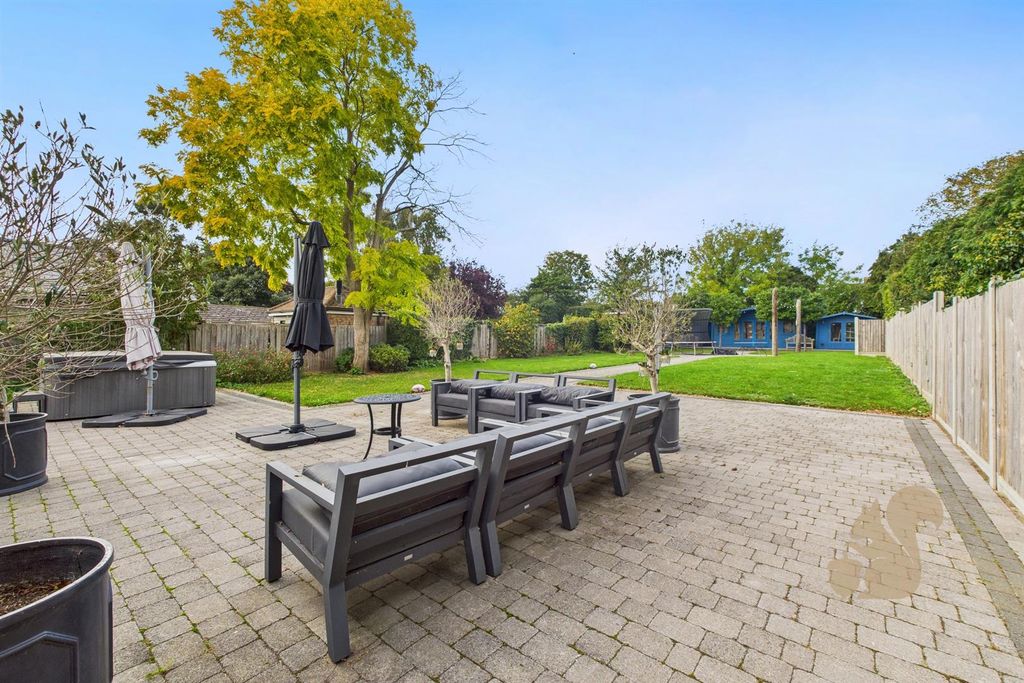 Property photo 3 of 35 Cam03877G0-Pr0266-Still008.Jpg