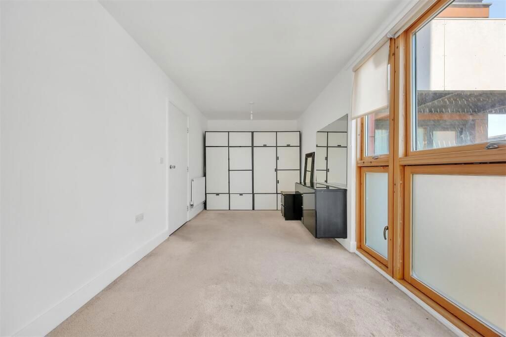 Property photo 3 of 23