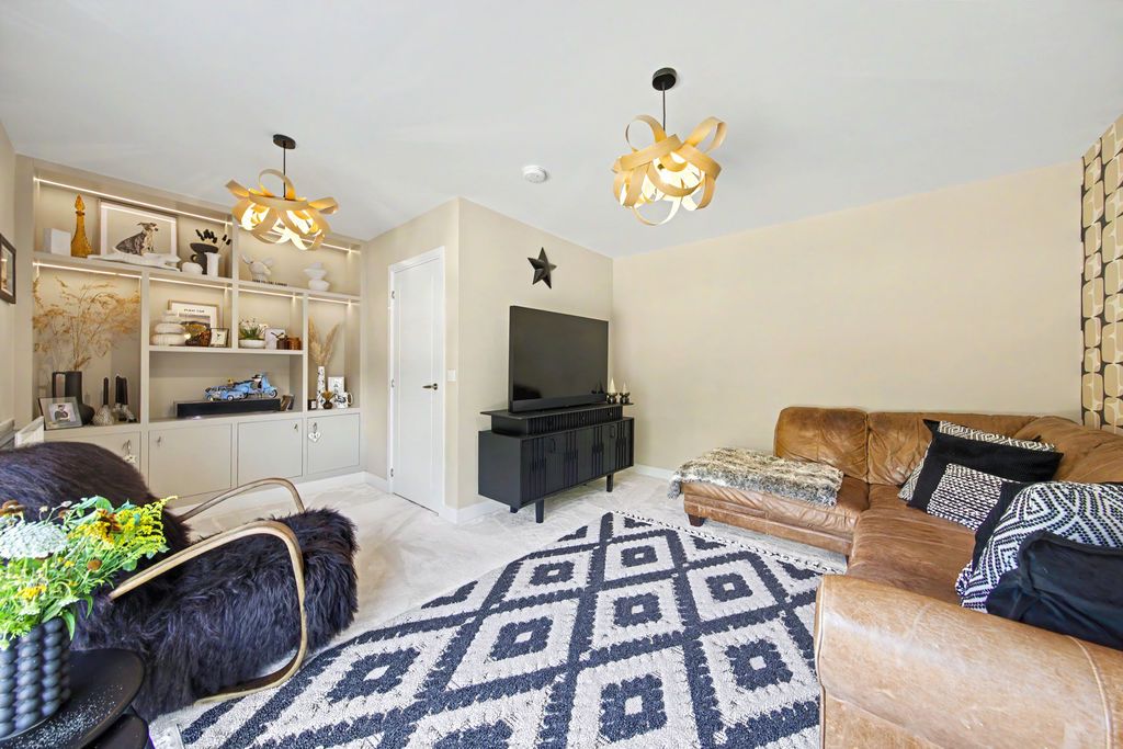 Property photo 2 of 34 Living Room