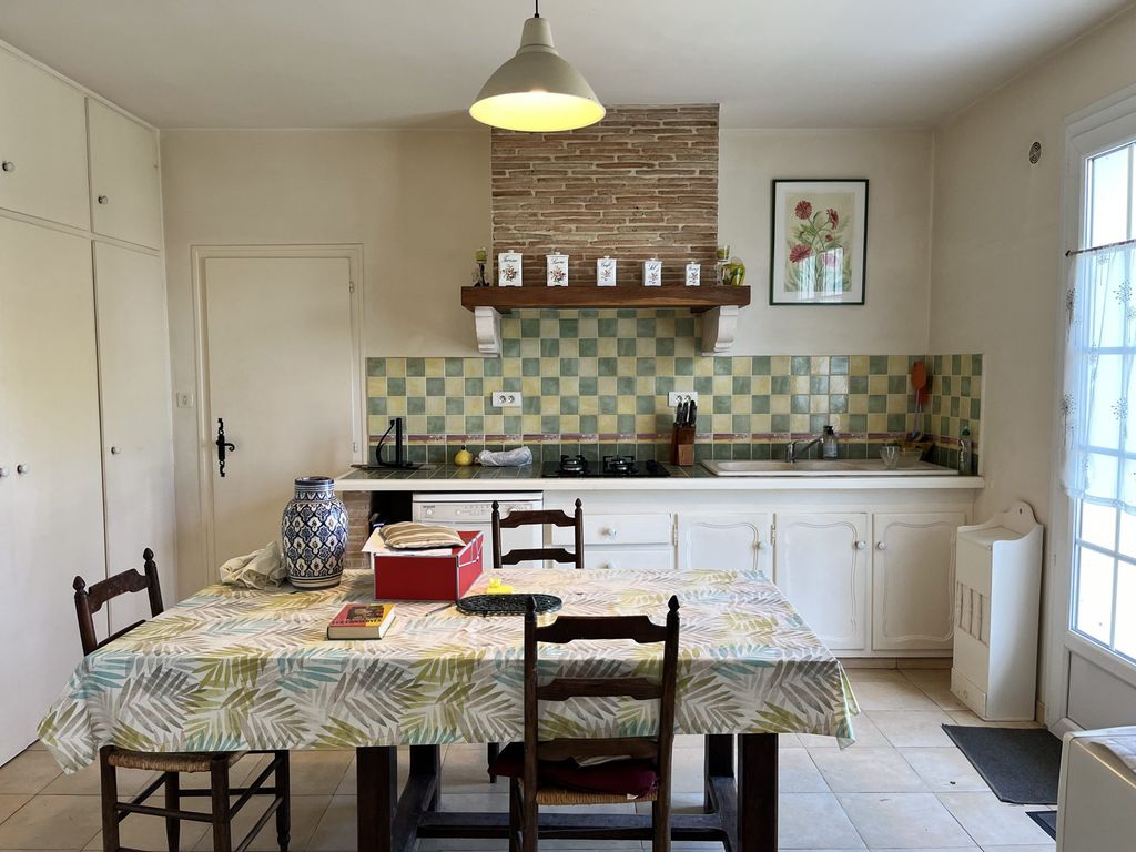 Property photo 3 of 11