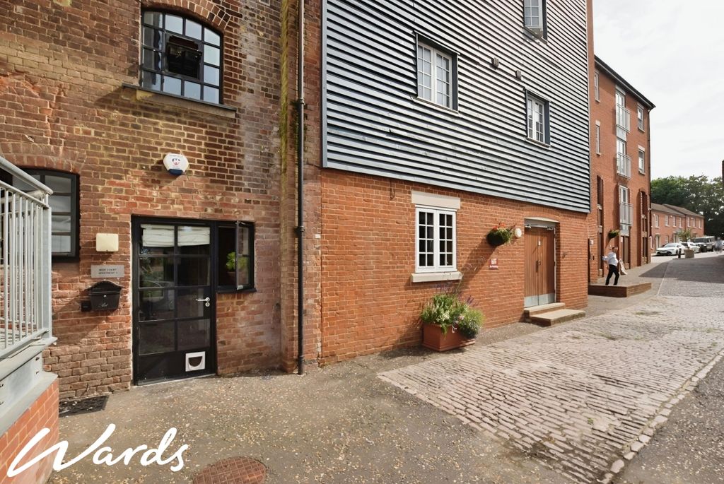 Property photo 1 of 10 3A764A35-Entrance