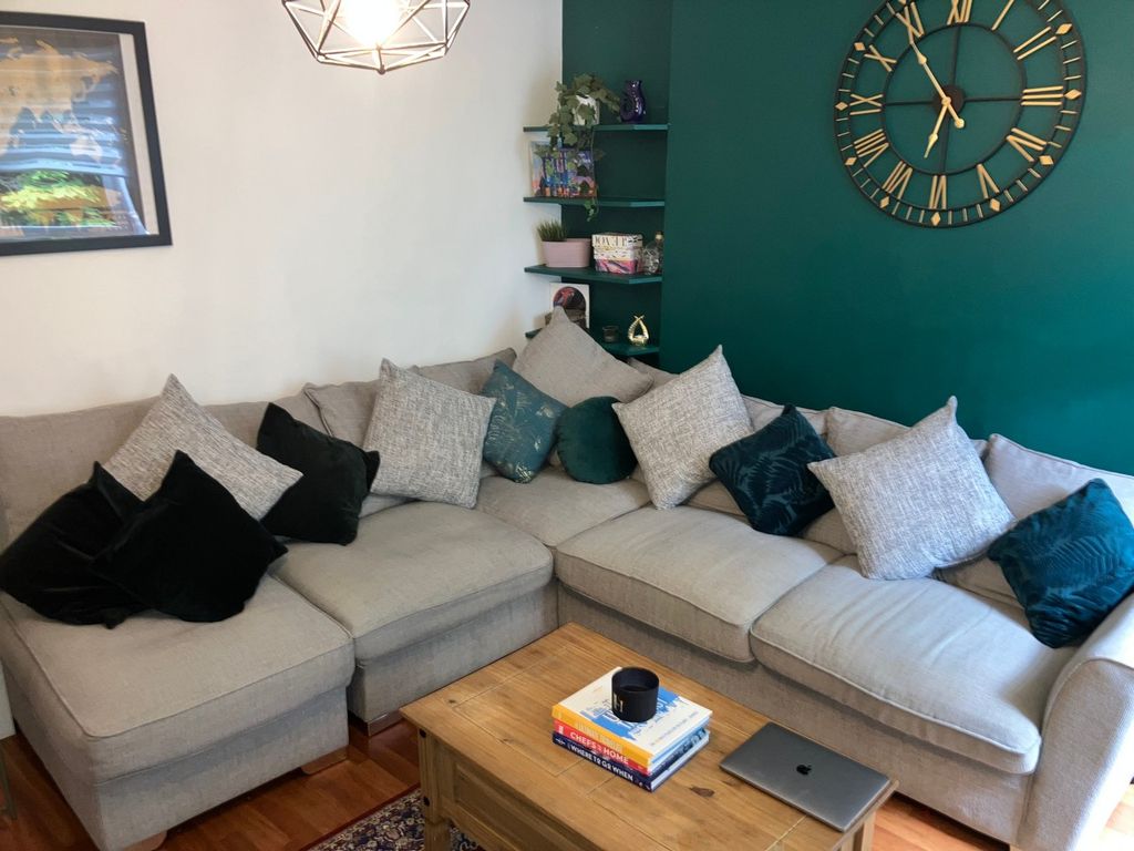 Property photo 3 of 9