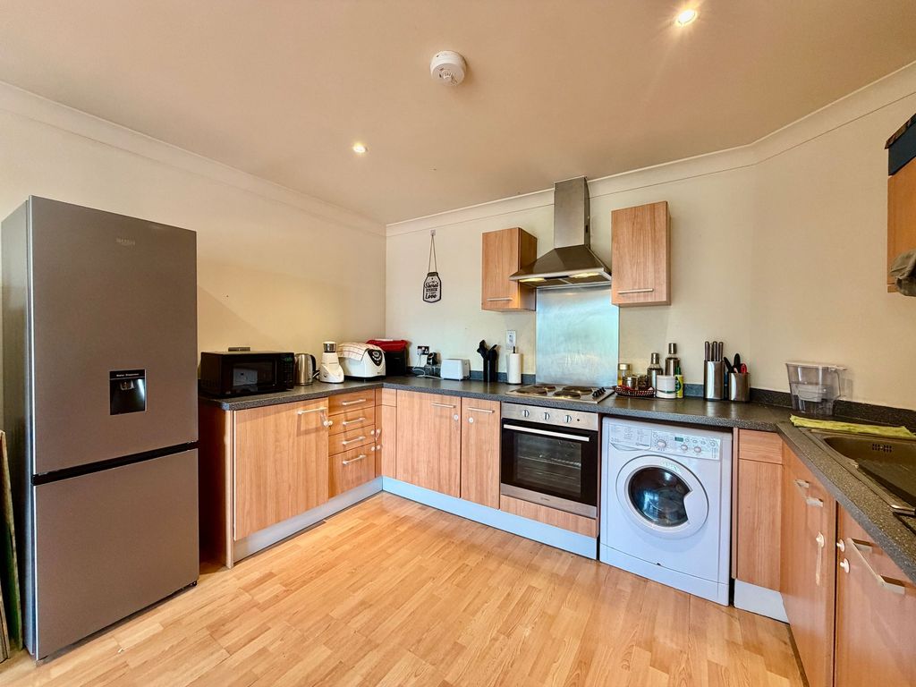Property photo 3 of 11