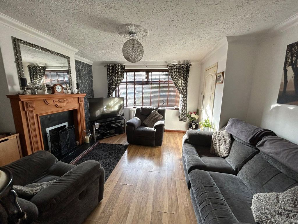 Property photo 2 of 12 Living Room