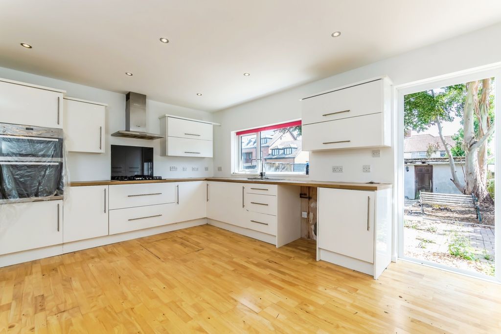 Property photo 2 of 17 Kitchen/Diner