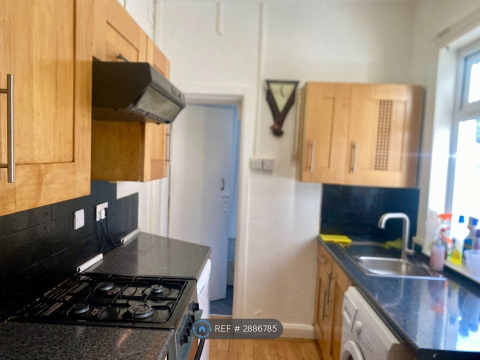 Property photo 1 of 8 Kitchen