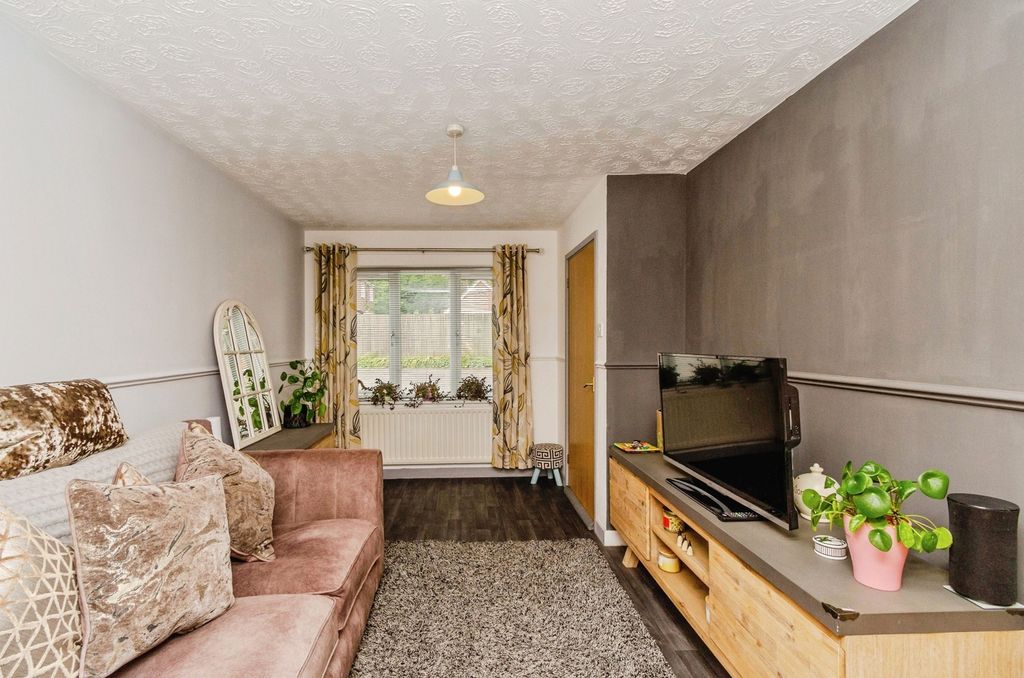 Property photo 2 of 16 Photo