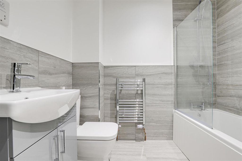 Property photo 2 of 15 6838.Jpg