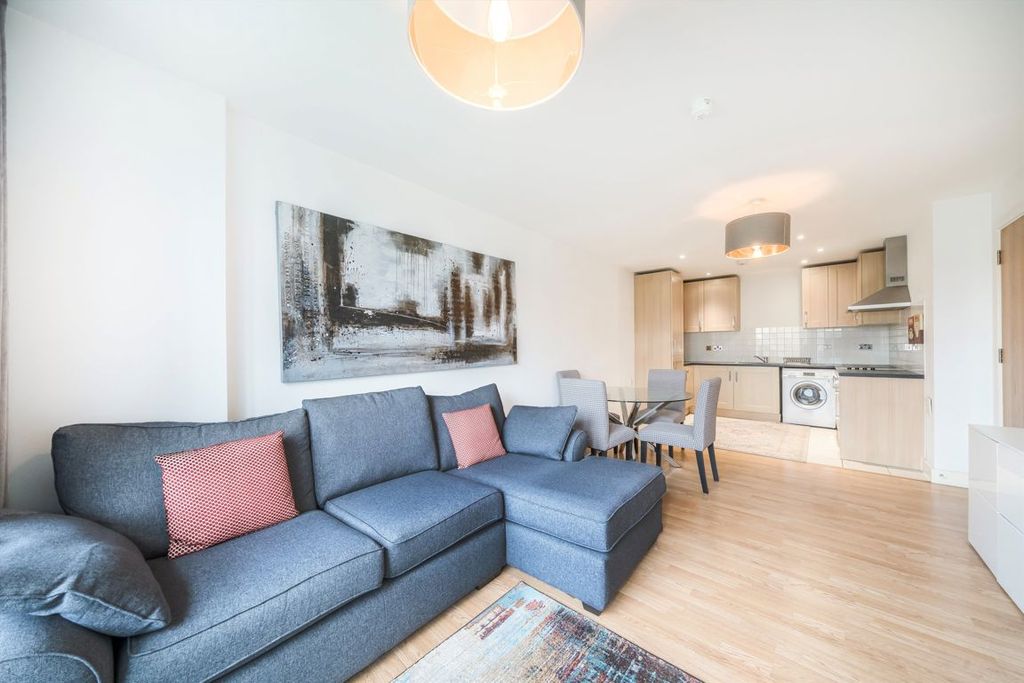 Property photo 2 of 9