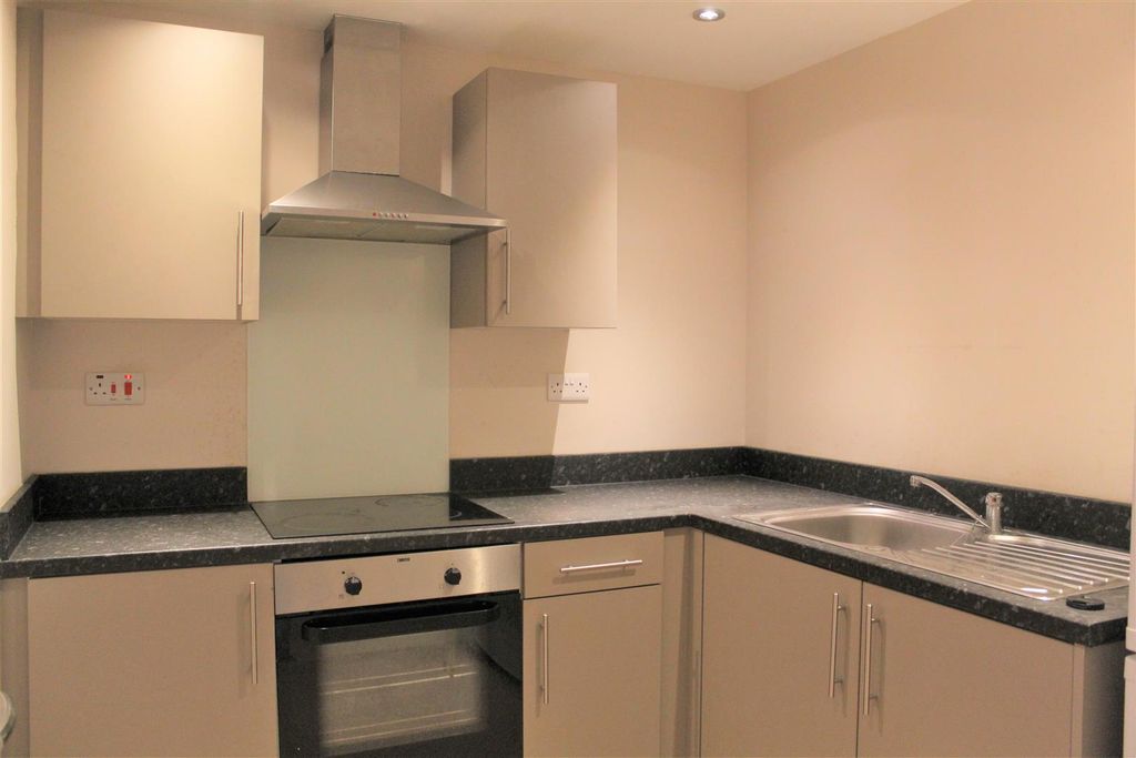 Property photo 3 of 5 Kitchen