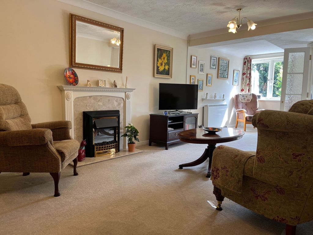 Property photo 2 of 9