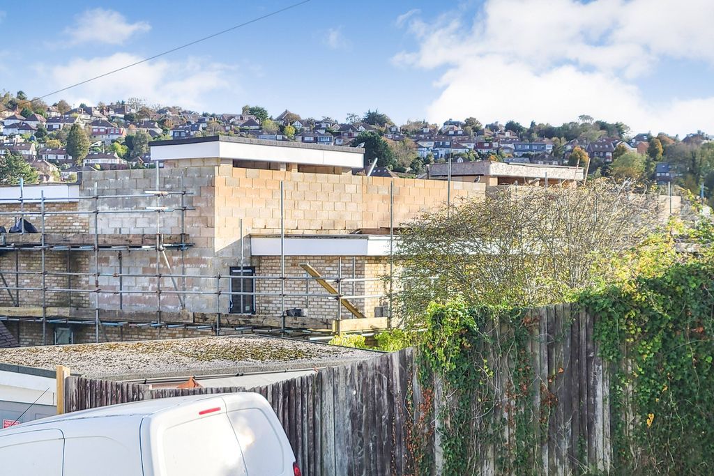 Property photo 3 of 7 2 Winfield Avenue, Patcham, Brighton, Bn1 8Qh