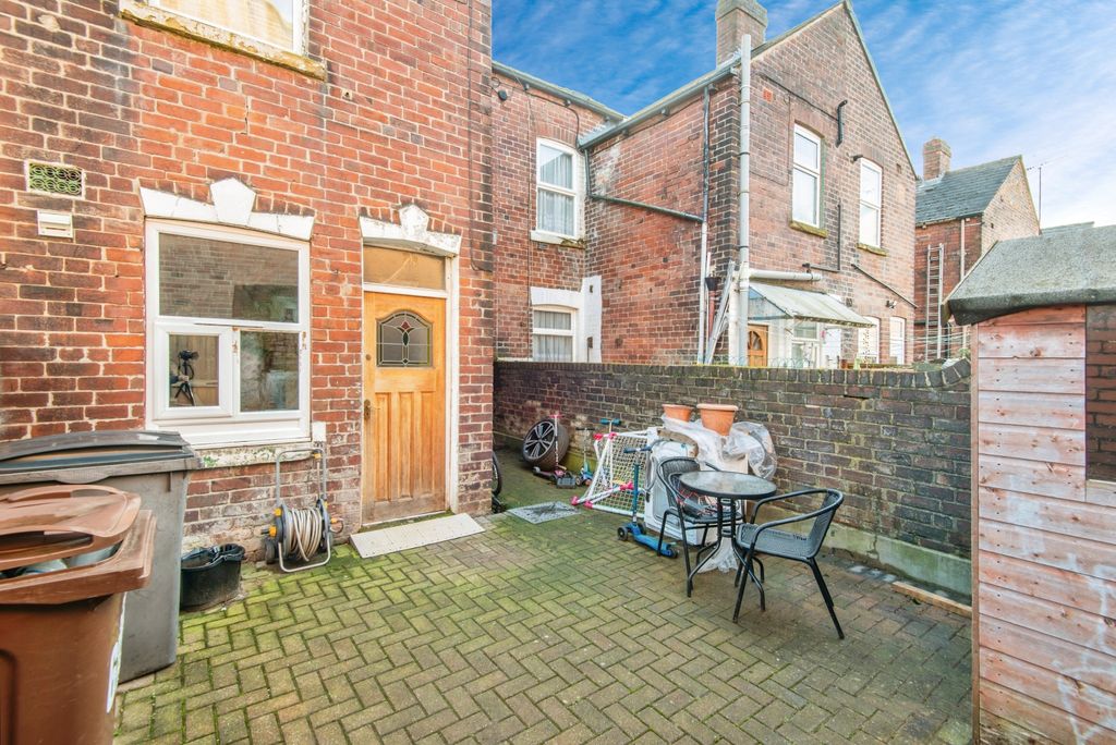 Property photo 3 of 14
