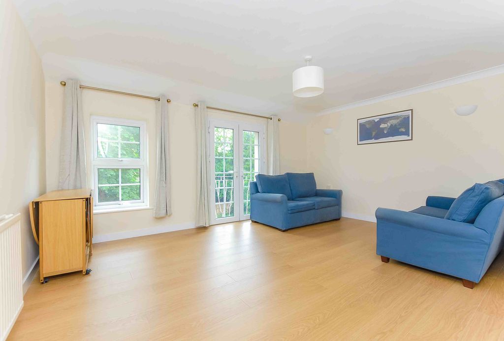 Property photo 3 of 12