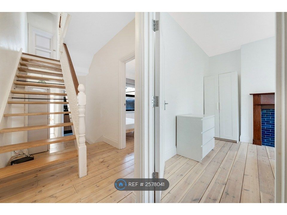 Property photo 2 of 20 Ground Floor Hallway