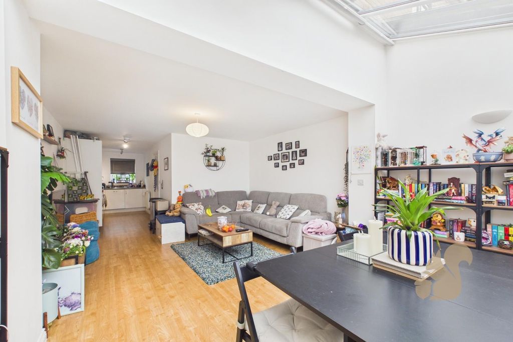 Property photo 2 of 25 Cam01659G0-Pr0672-Still002.Jpg