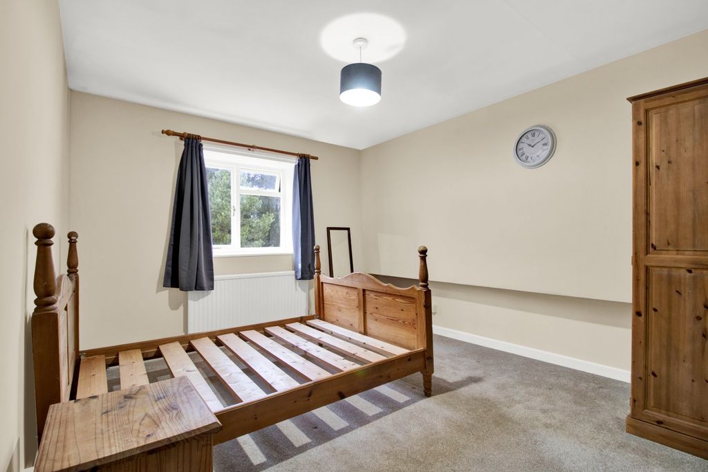 Property photo 2 of 11 Picture No. 18