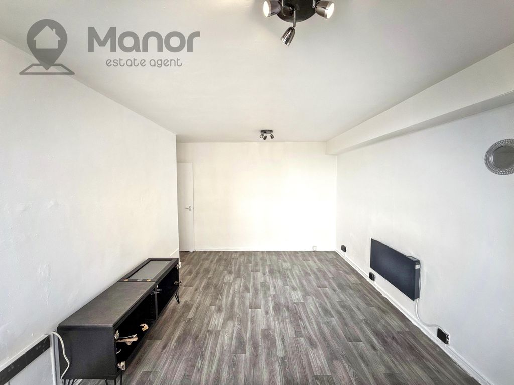 Property photo 2 of 7 Living Room