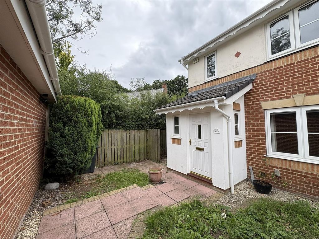 Property photo 2 of 15 Externally