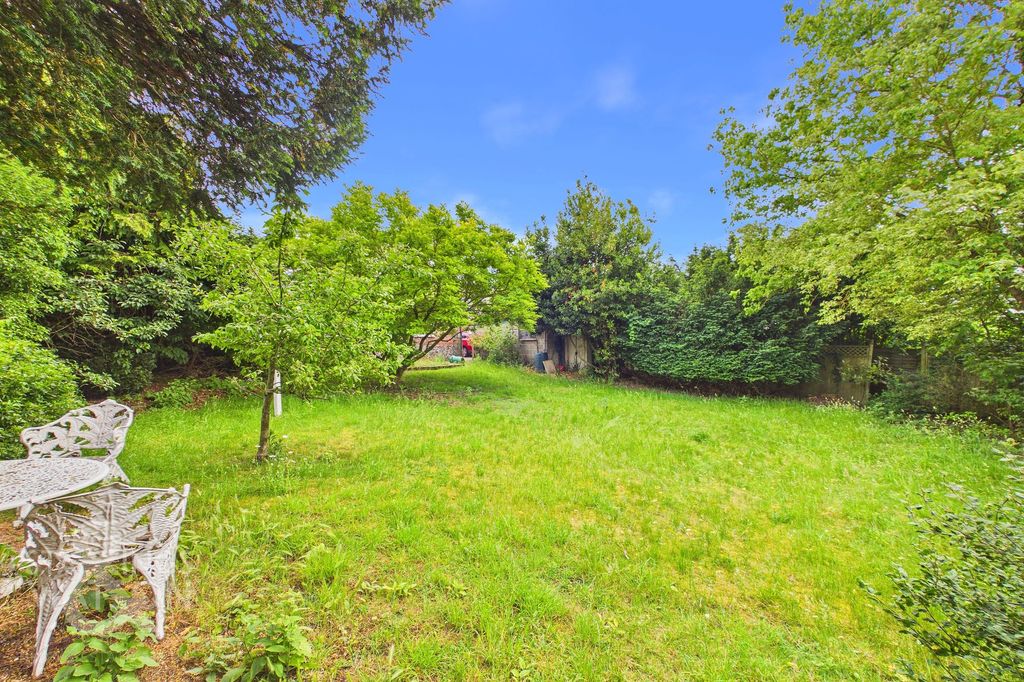 Property photo 3 of 34