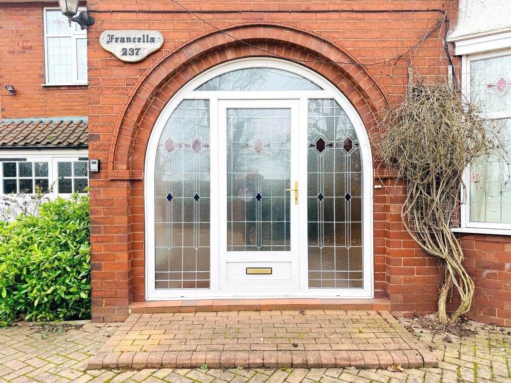 Property photo 2 of 28 Photo 43