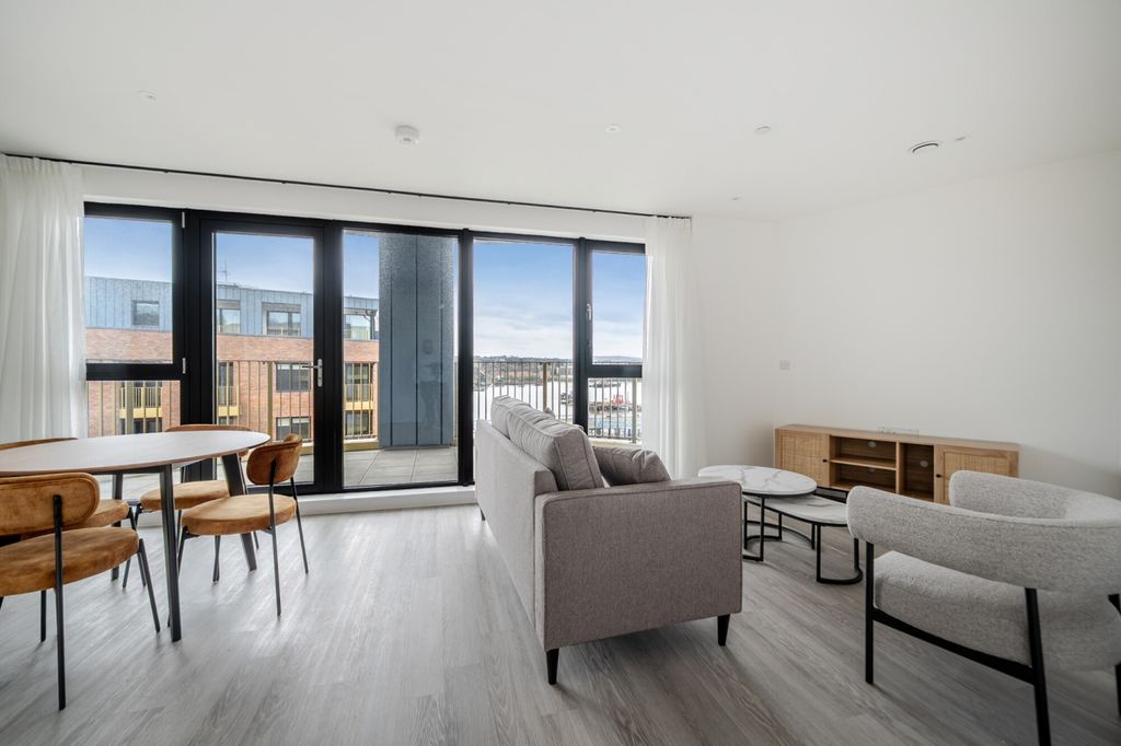 Property photo 1 of 22 Reception