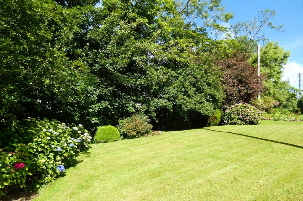 Property photo 2 of 17 Location