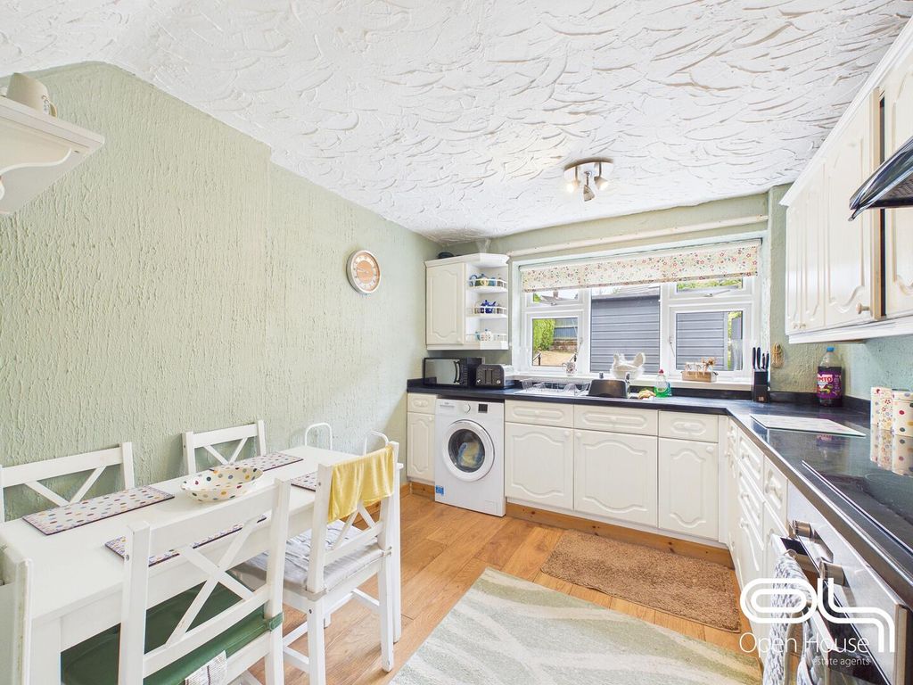 Property photo 3 of 16 Kitchen
