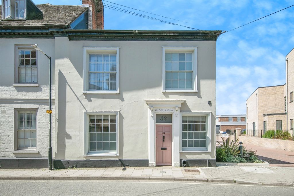 Property photo 1 of 17