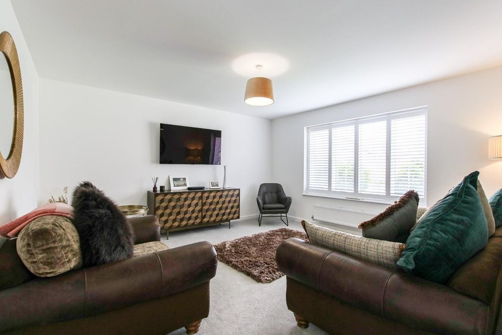 Property photo 2 of 19 Living Room