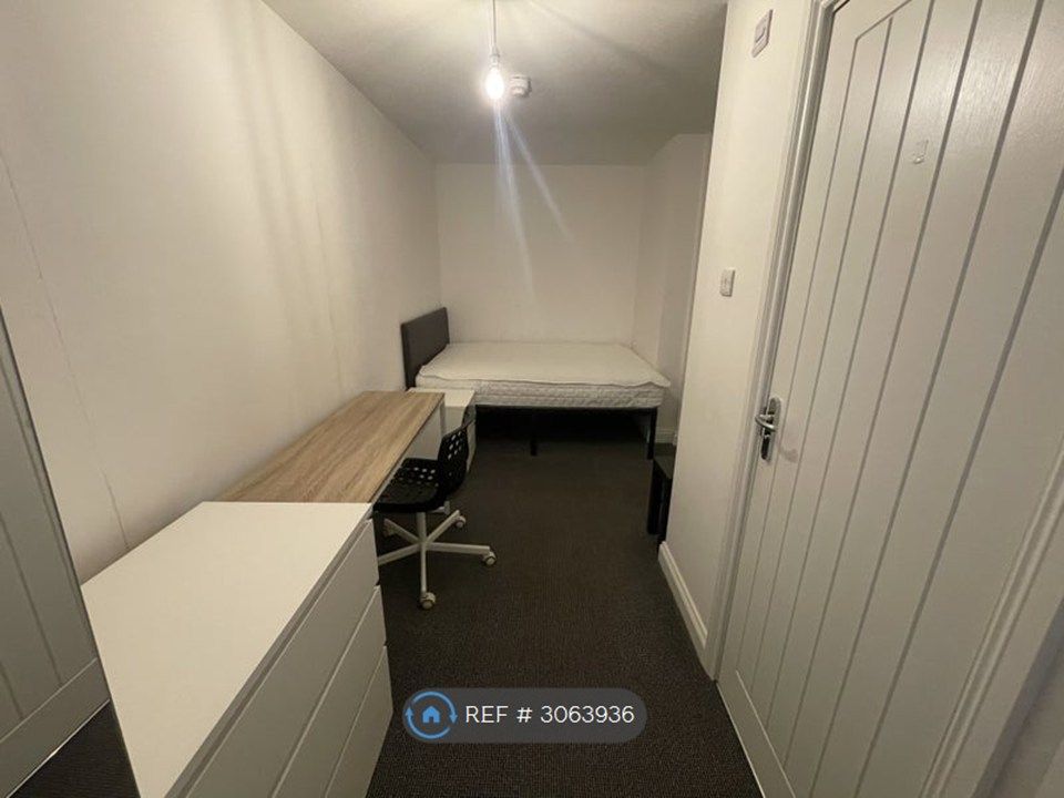 Property photo 1 of 8 Your Room