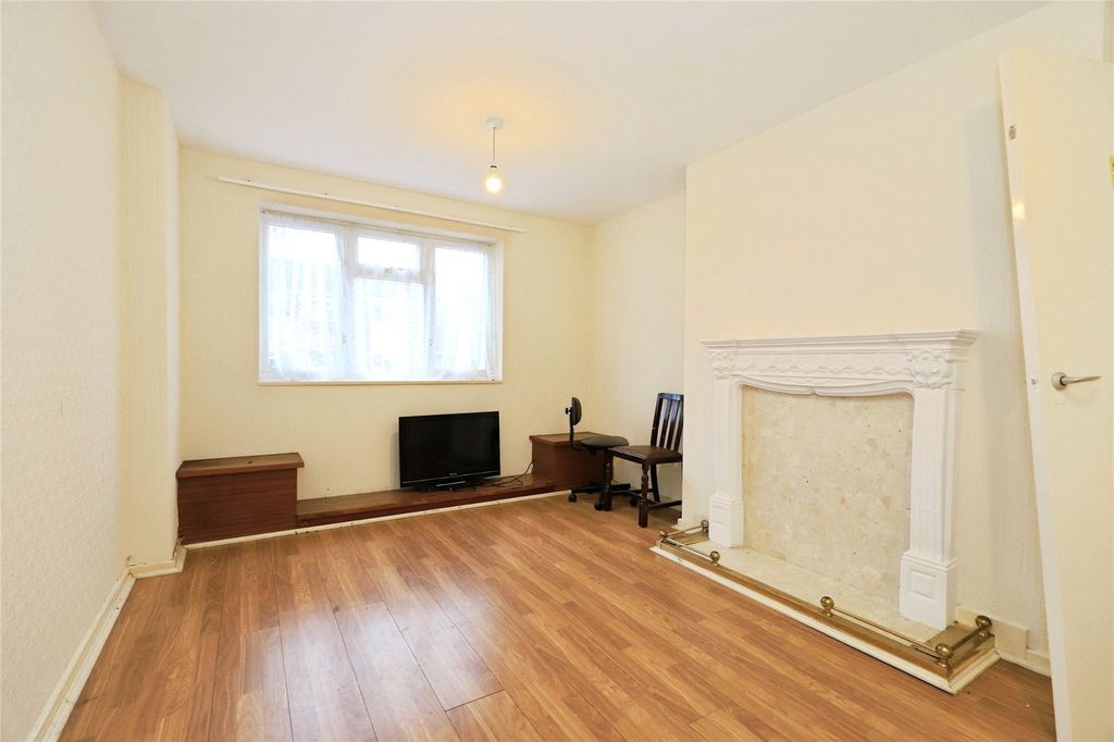 Property photo 3 of 28 Picture No. 03