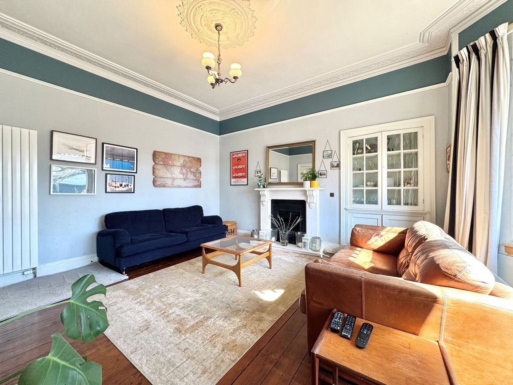 Property photo 3 of 30 Photo 28