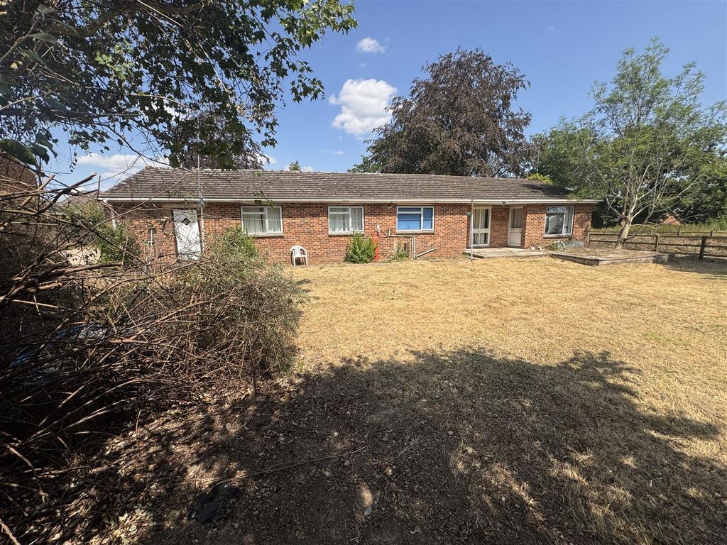 4 bed detached bungalow for saleSouthend Lane, Newent GL18