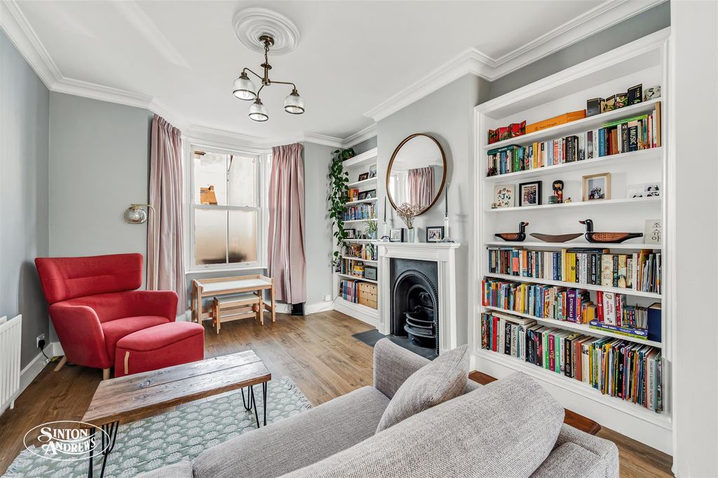 Property photo 2 of 13 10 Northfield Road-2.Jpg