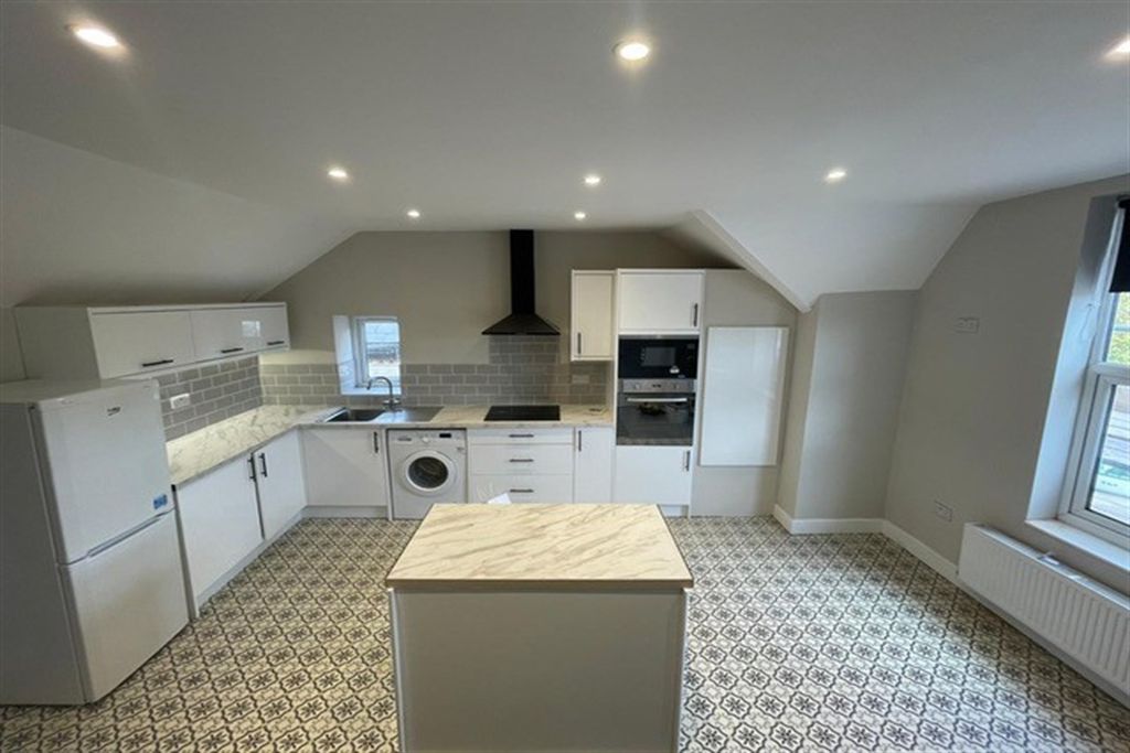 Property photo 1 of 8 (Main)