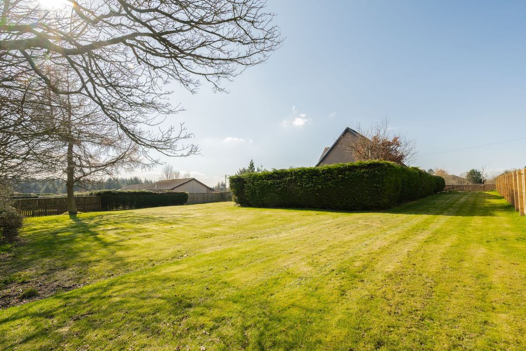 Property photo 3 of 11 Plot