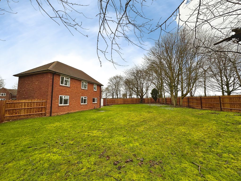 Property photo 3 of 36 Garden