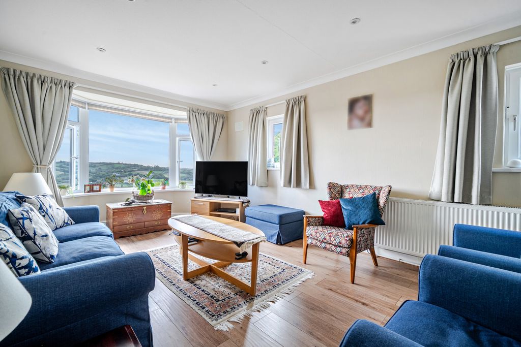 Property photo 2 of 50 1523515-13-1A0c4E...
