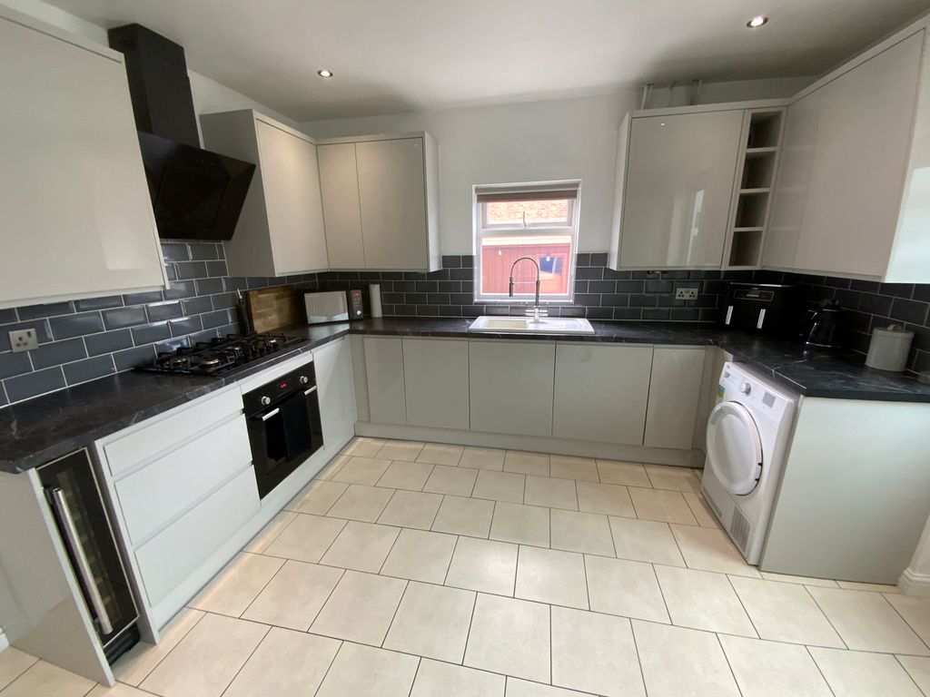 Property photo 2 of 18 Img_2006
