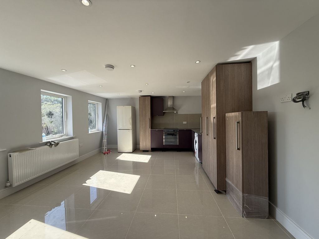 Property photo 3 of 7 Gallery