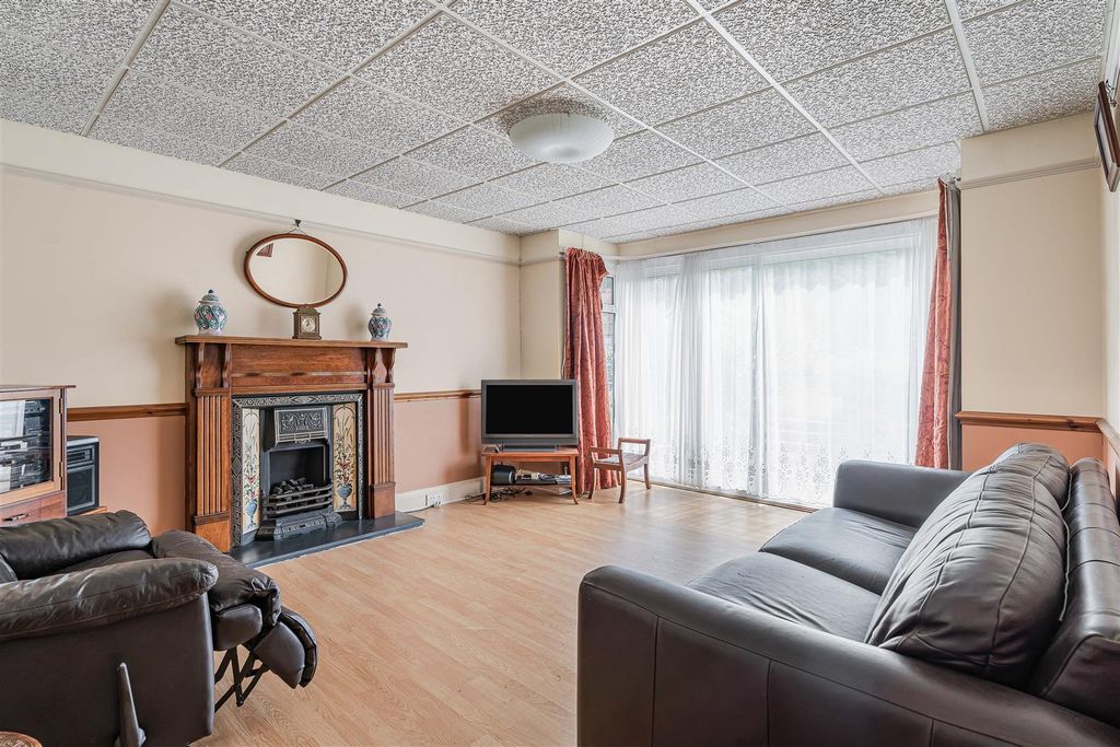 Property photo 3 of 17 2_87013.Jpg