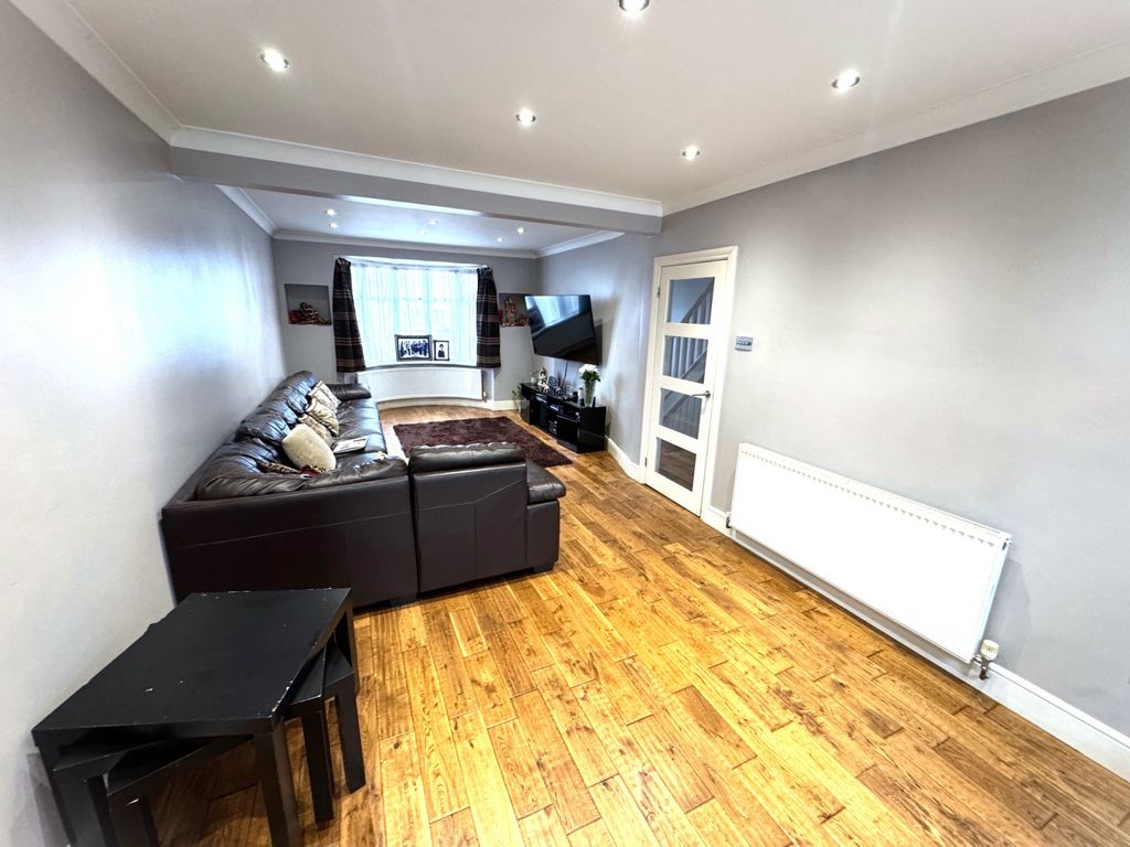 Property photo 3 of 18 Gallery