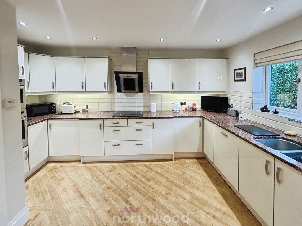 Property photo 3 of 40